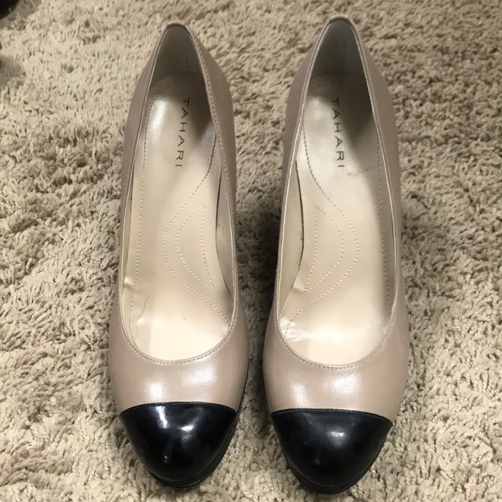 TAHARI heels